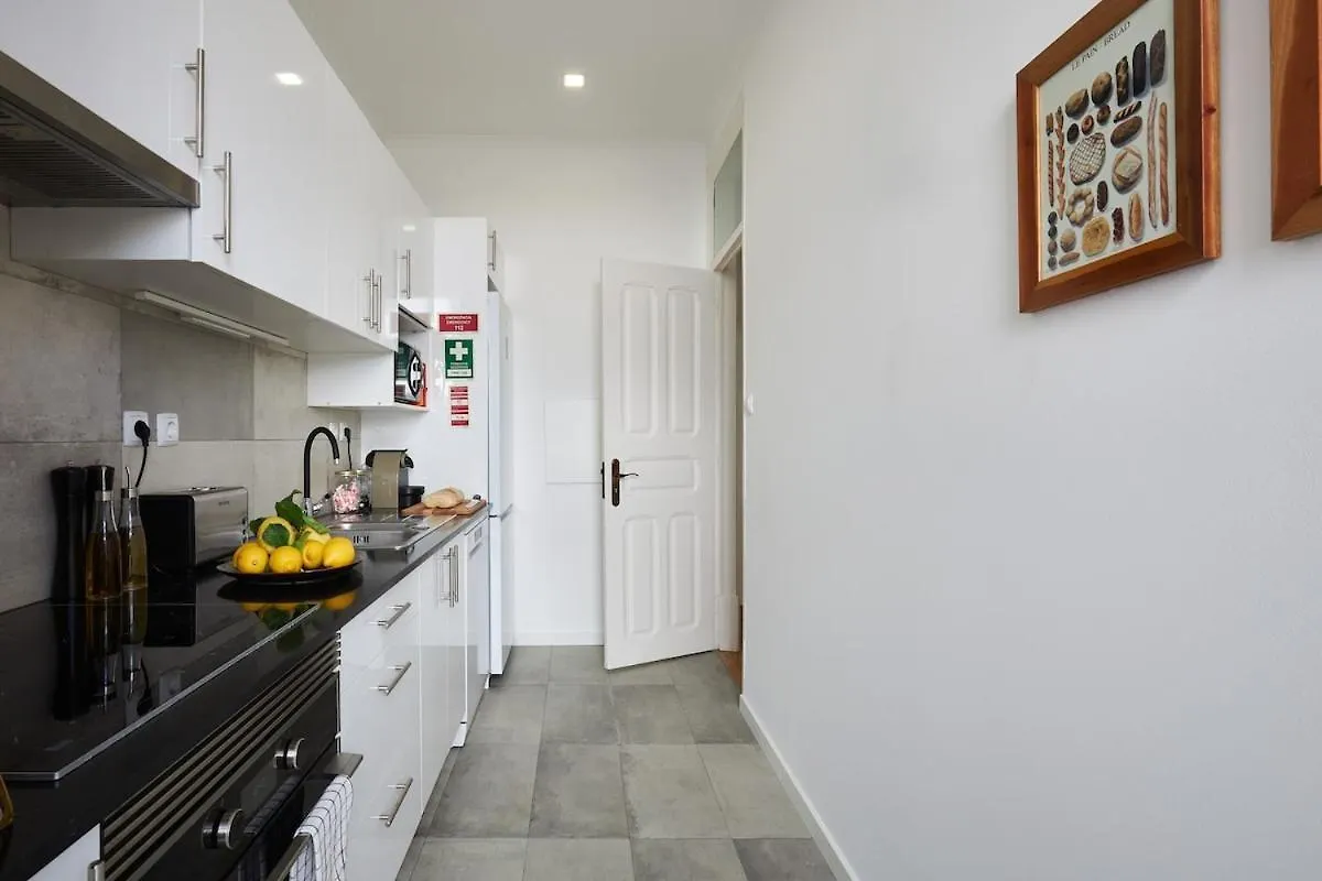 Apartment Central & Spacious 3Bd In Lisbon